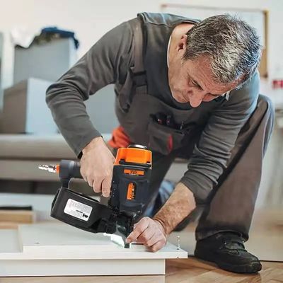 Capacità forte 3,37 kg CN70 Pneumatic Coil Nailer per pallet e prestazioni
