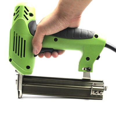 Gestire in modo efficiente le esigenze di agganciamento con F30/422 Multifunzione agganciatore elettrico