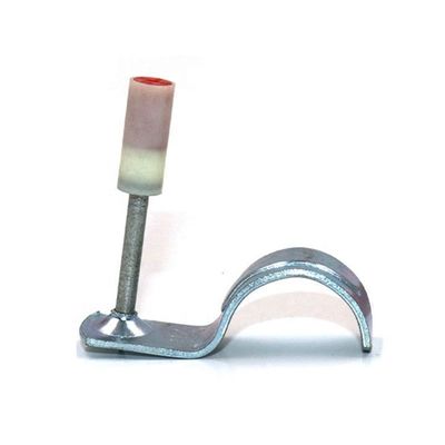 Clampada per tubi a canna liscia Lo strumento indispensabile per l'installazione di fissaggi a polvere