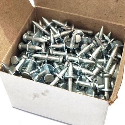 Fendino liscio 3,5 mm Elettro Galvanizzato Martello Drive Pin per 20 mm di fissaggio del calcestruzzo