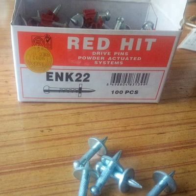 Proteggete il soffitto con graffette per chiodi in cemento RED HIT da 32 mm e una lavastoviglie da 12 mm